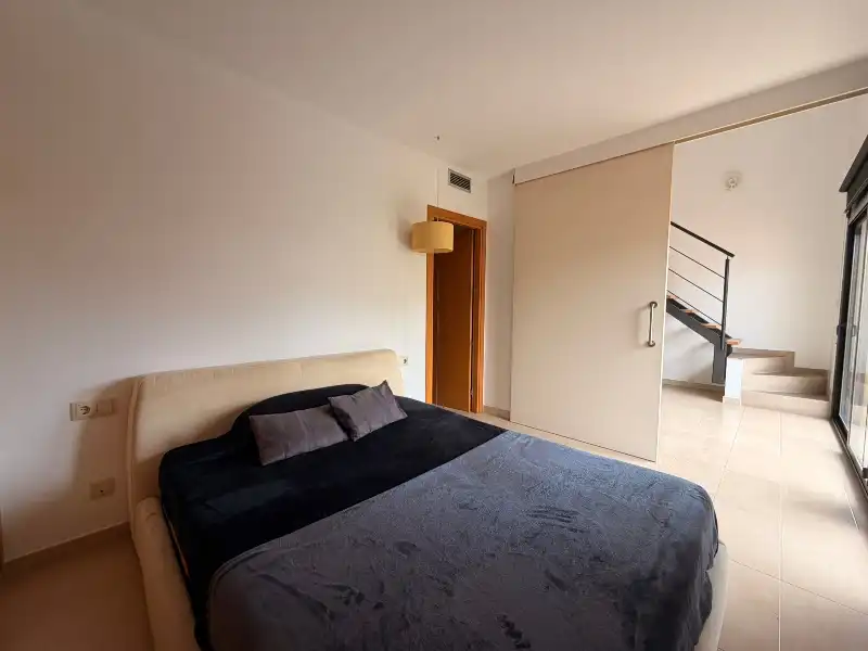 Habitación de Piso en venta en La Bisbal d'Empordà con Aire acondicionado, Calefacción y Parquet