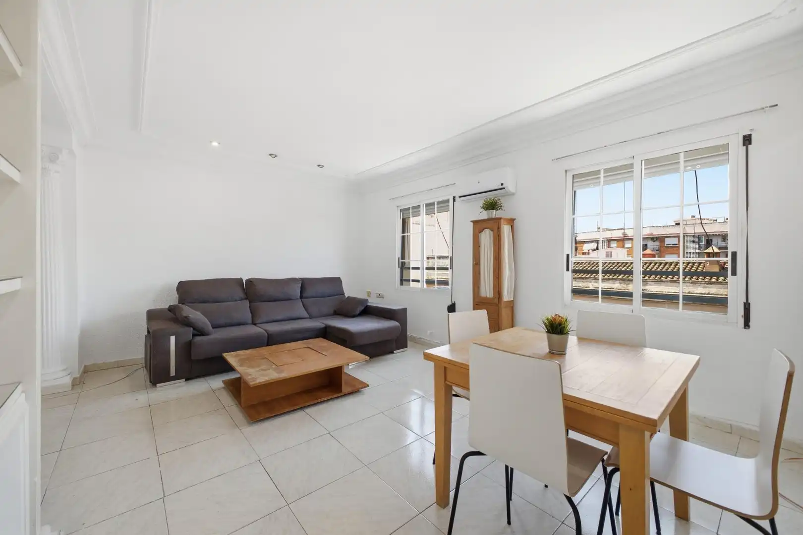 Sala d'estar de Pis en venda en Valencia amb Aire condicionat, Jardí privat i Moblat