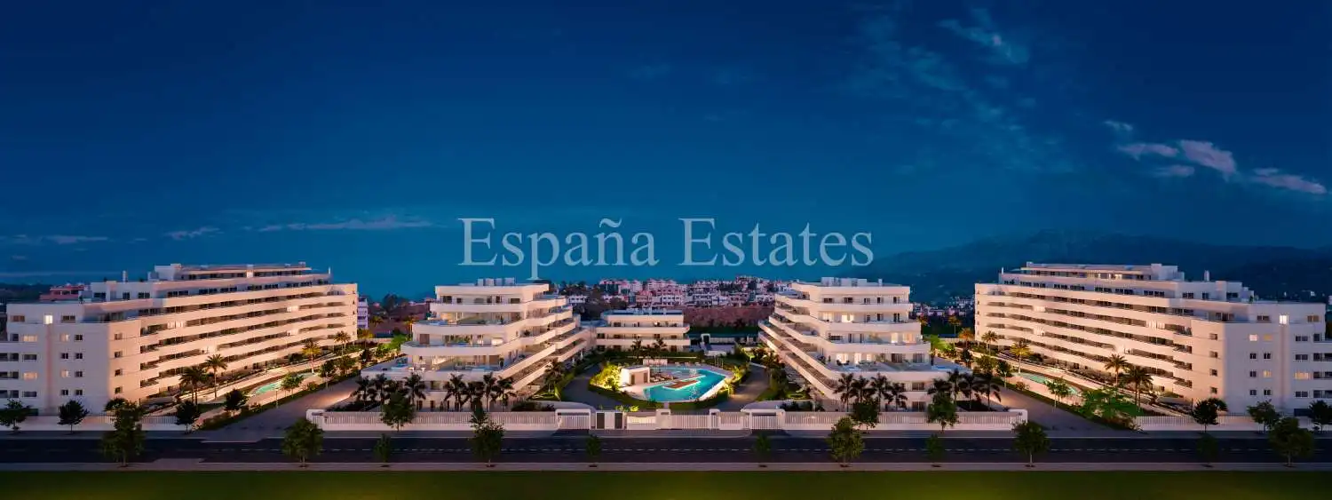 Vista exterior de Apartamento en venta en Vélez-Málaga con Piscina, Amueblado y Internet