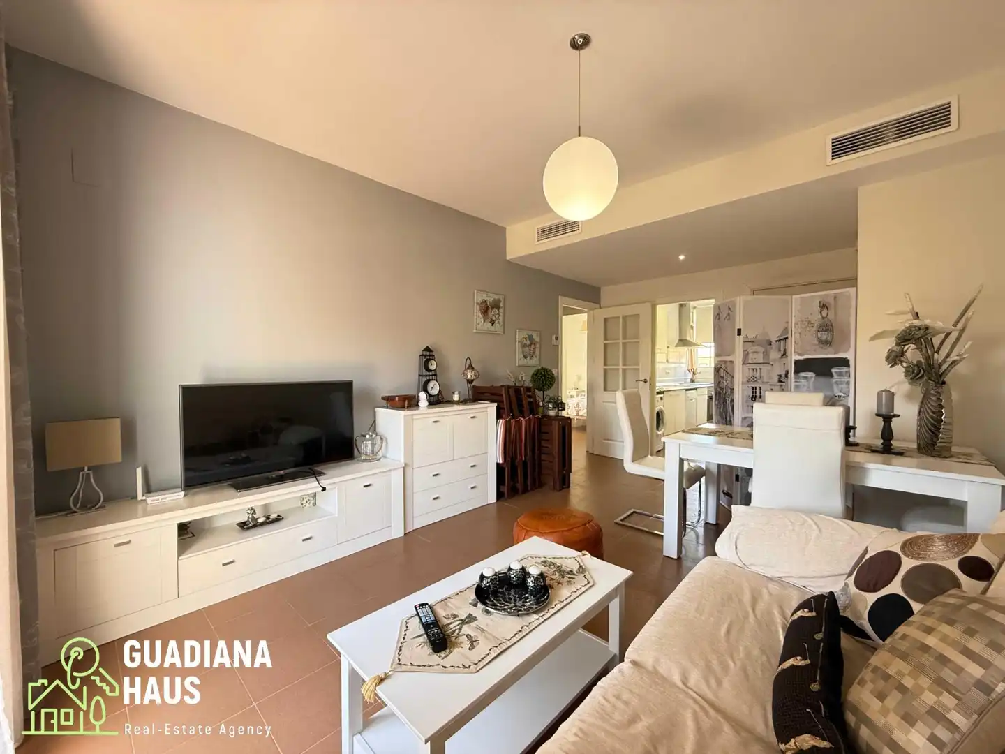 Sala d'estar de Apartament en venda en Ayamonte amb Aire condicionat, Calefacció i Jardí privat