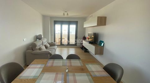 Foto 3 de Piso en venta en Av. Manuel Clavero Arévalo, Entrenúcleos, Dos Hermanas