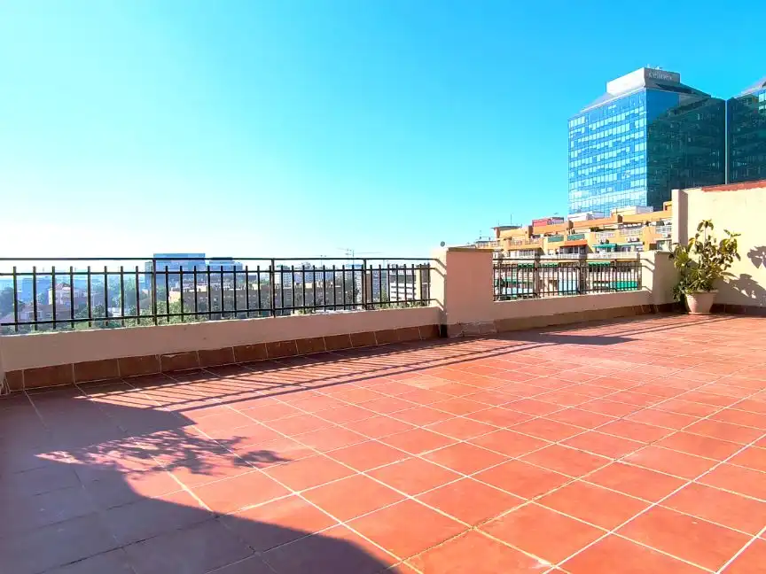 Penthouse with lift for sale in Carrer dels Alts Forns 68
