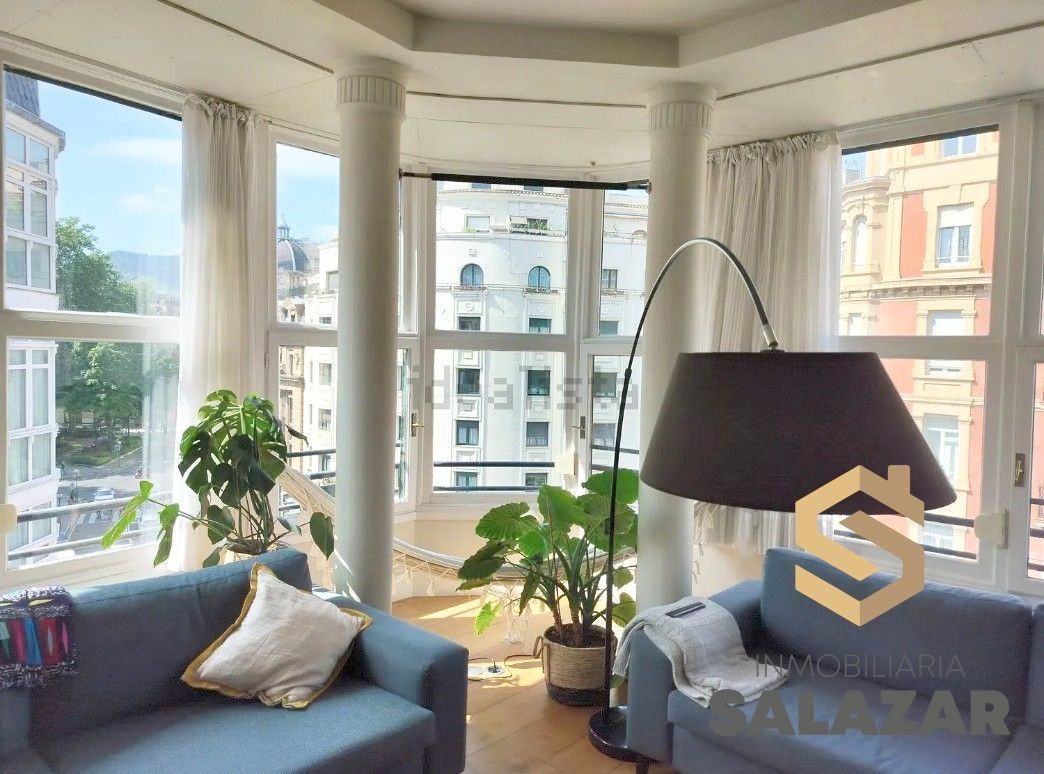 Living room of Flat to rent in Bilbao   with Heating