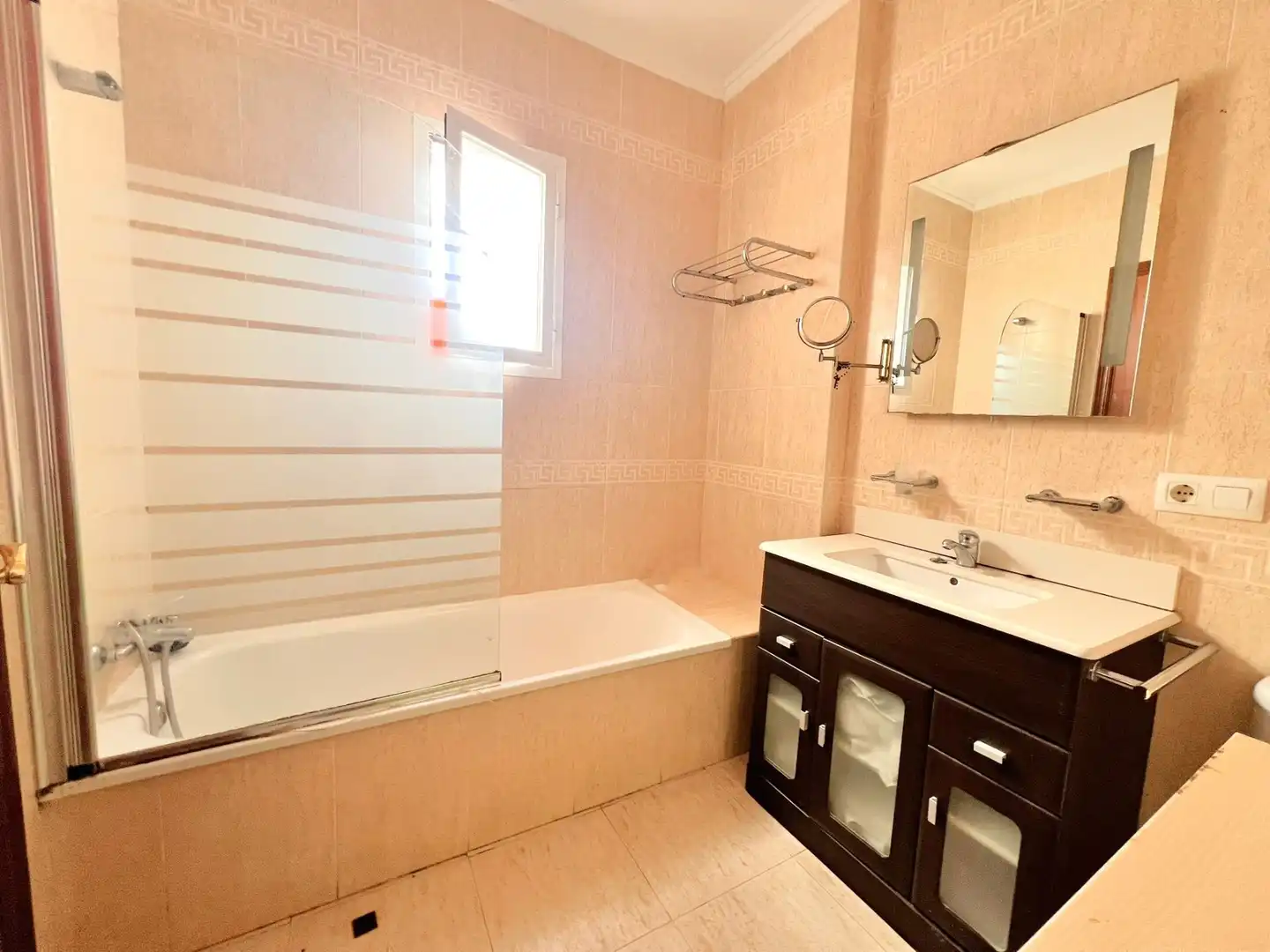 Baño de Casa adosada en venta en Ayamonte con Aire acondicionado, Terraza y Trastero