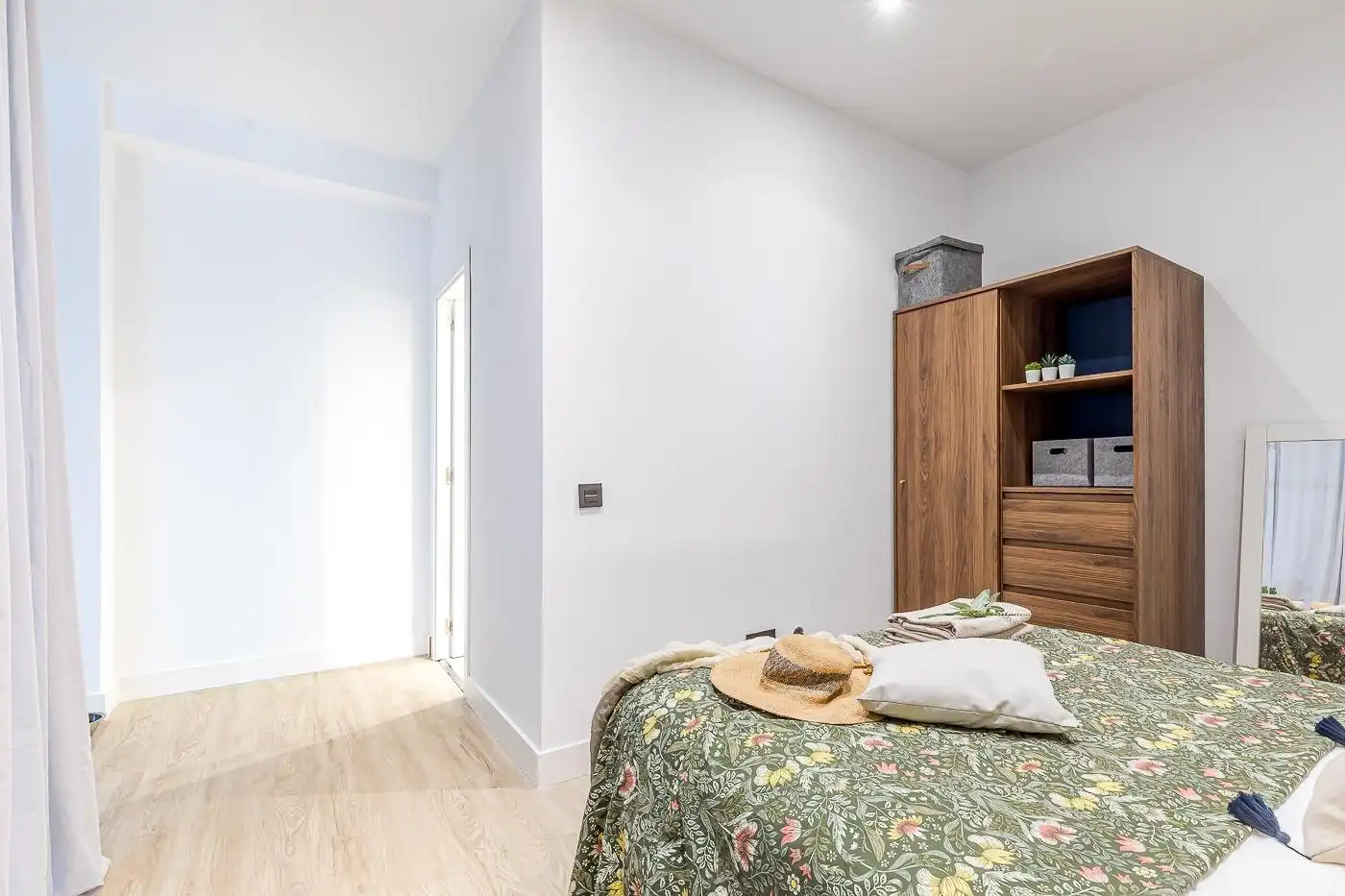 Dormitori de Apartament en venda en Madrid amb Aire condicionat, Calefacció i Moblat