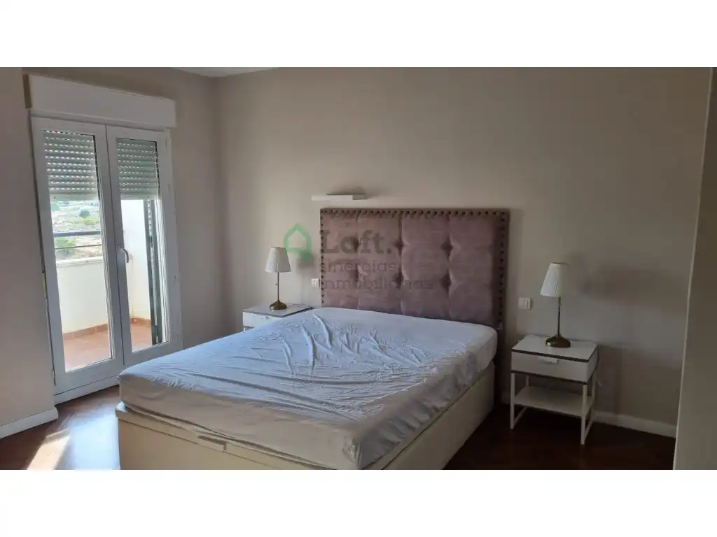 Habitación de Ático de alquiler en Badajoz con Aire acondicionado, Jardín privado y Terraza