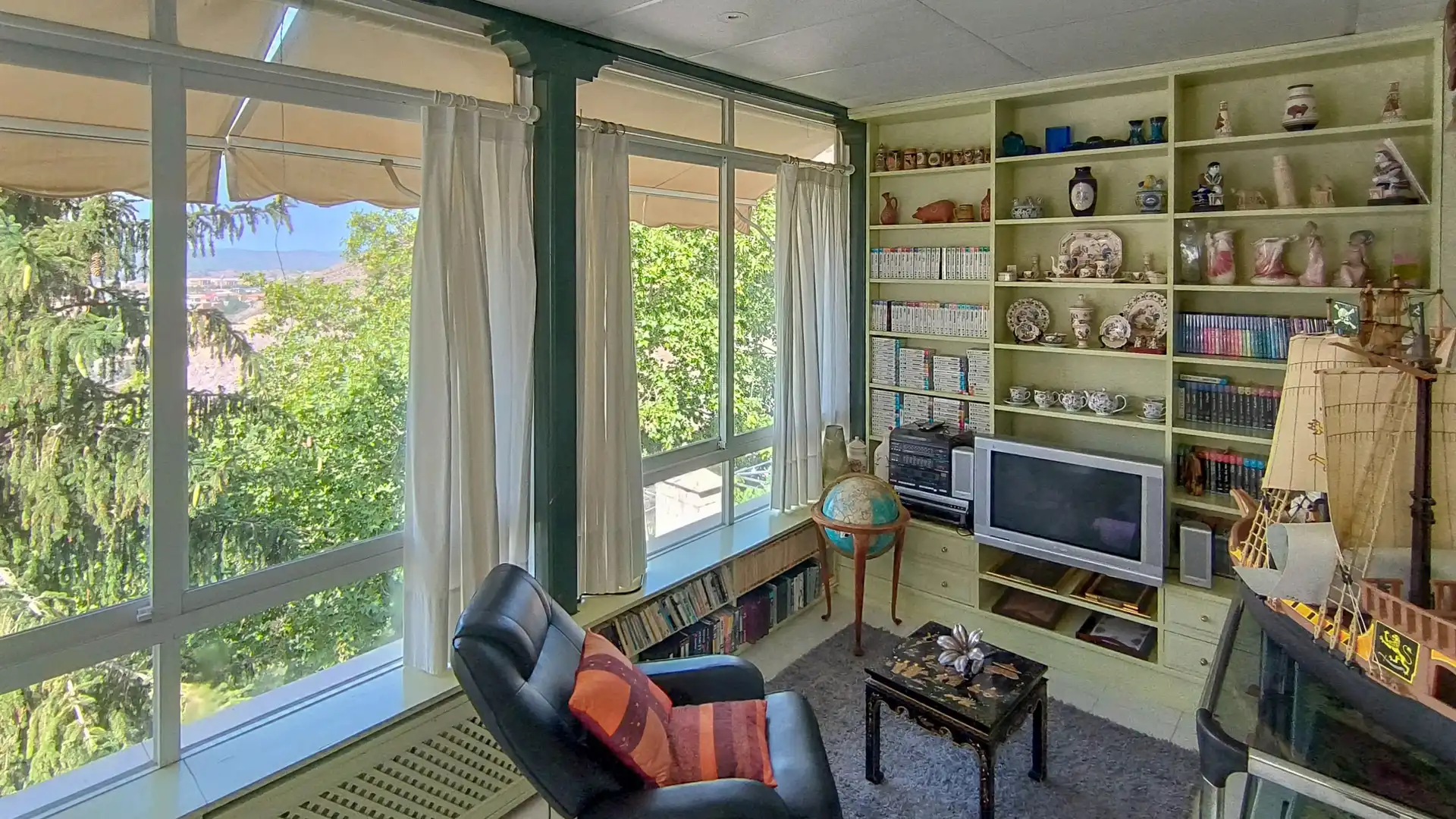 Sala de estar de Casa o chalet en venta en Cuenca con Aire acondicionado, Calefacción y Jardín privado