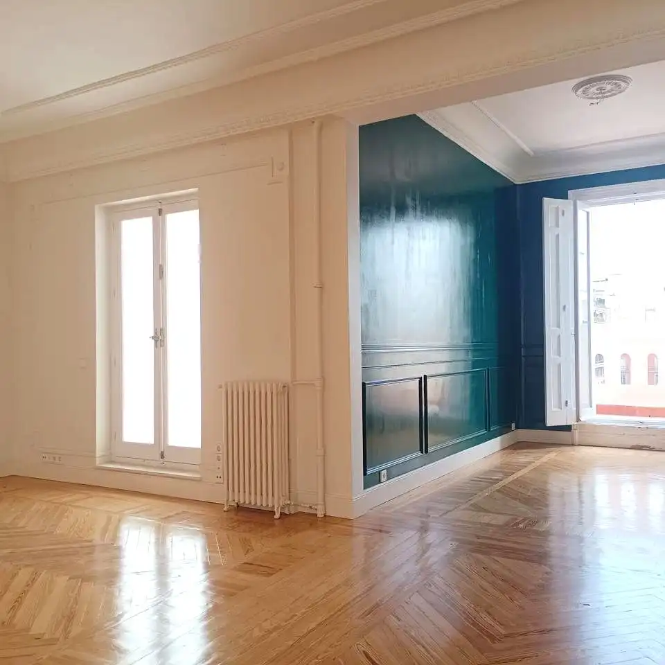 Schlafzimmer von Dachboden zur Miete in Madrid mit Klimaanlage, Heizung und Terrasse