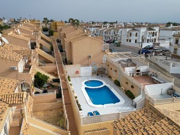 Pis amb piscina en venda a San Miguel de Salinas