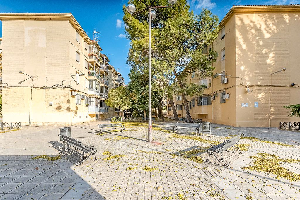 Vista exterior de Pis en venda en Linares