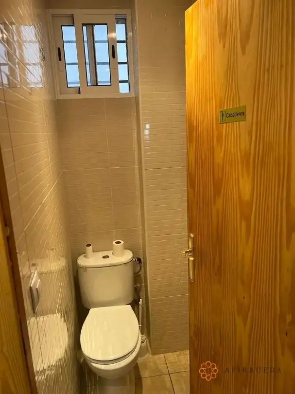 Bathroom of Commercial properties for sale in La Zaida  with Air Conditioner and Furnished