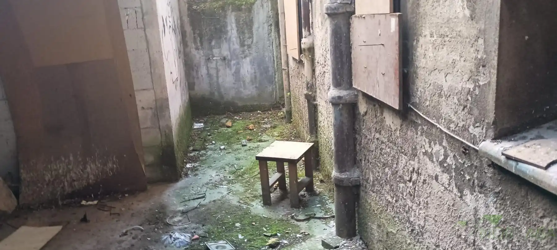 Vista exterior de Edificio en venta en Oviedo 