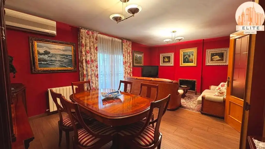 Comedor de Casa adosada en venta en Torrejón de la Calzada con Aire acondicionado, Calefacción y Jardín privado