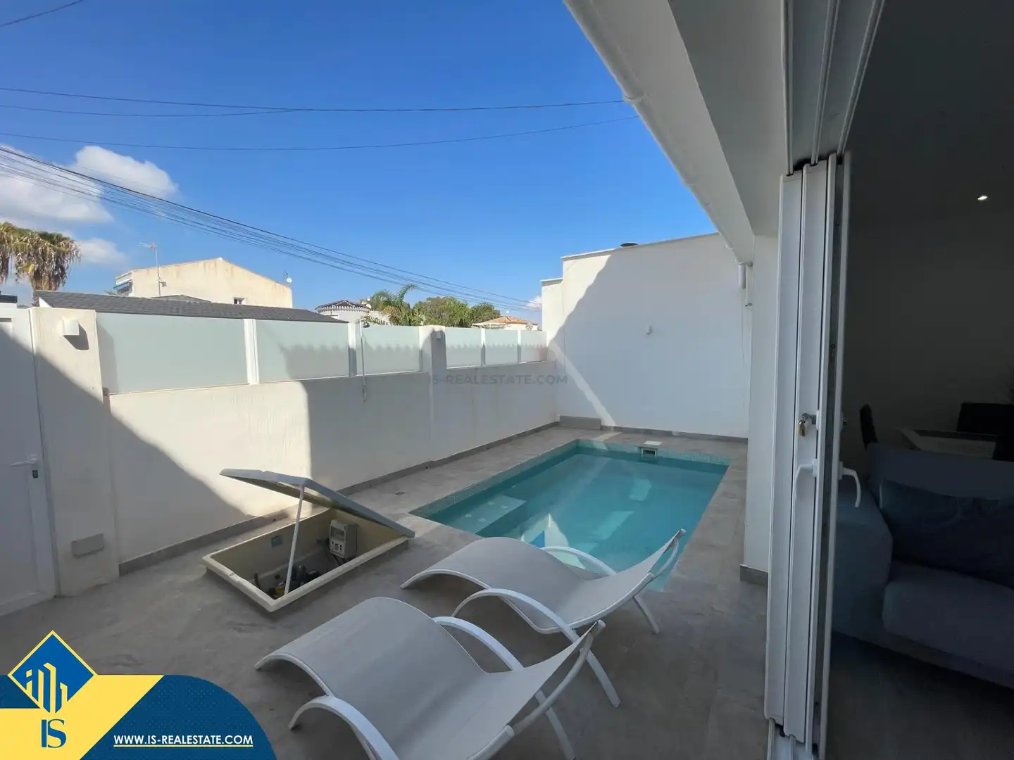 Bungalow with garden for sale in Orihuela Costa