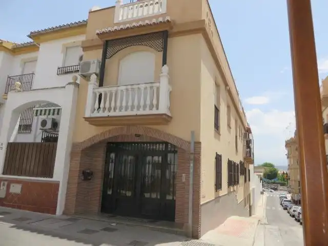 Piso con ascensor en venta en PINTOR VELAZQUEZ 70