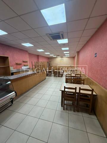 Local comercial en Alquiler en  Avinguda d' Enclar, 32 en Santa Coloma
