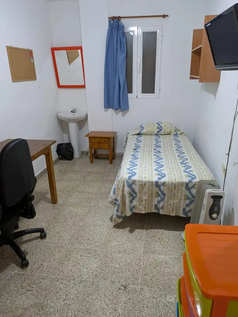 Estudio de alquiler en Calle Calle Melchor Almagro, Centro - Sagrario