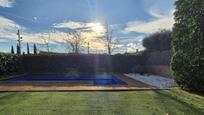 Piscina de Casa o xalet en venda en Matadepera amb Terrassa i Piscina