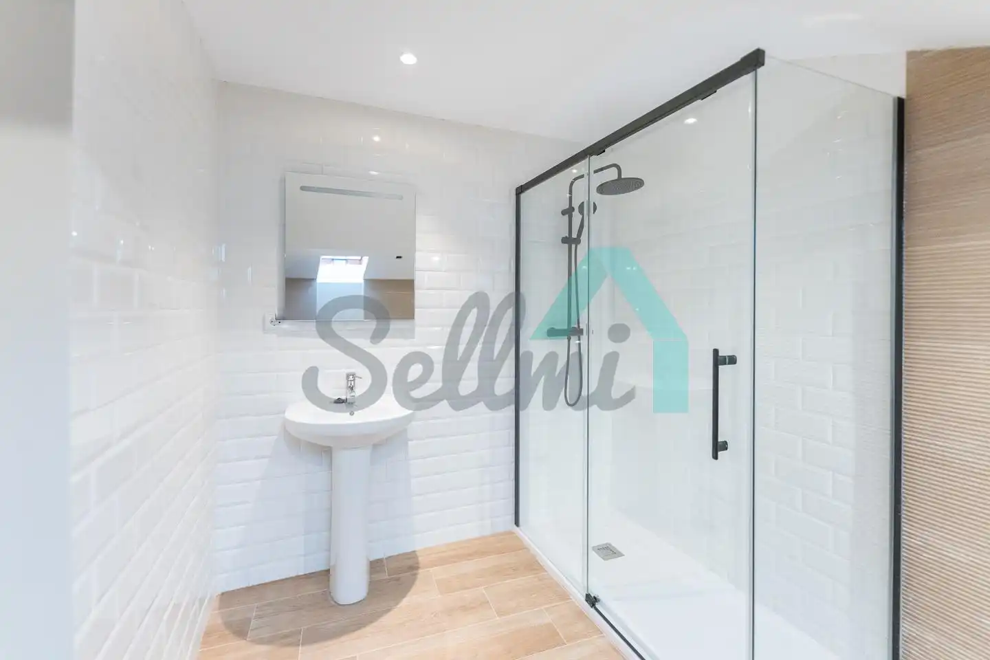 Bathroom of Houses for rent in Gijón   with Heating, Private garden and Terrace