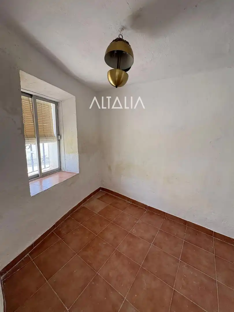 Habitación de Casa o chalet en venta en Pozorrubio de Santiago con Calefacción y Jardín privado