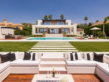 Villa con piscina in vendita a Nueva Andalucía