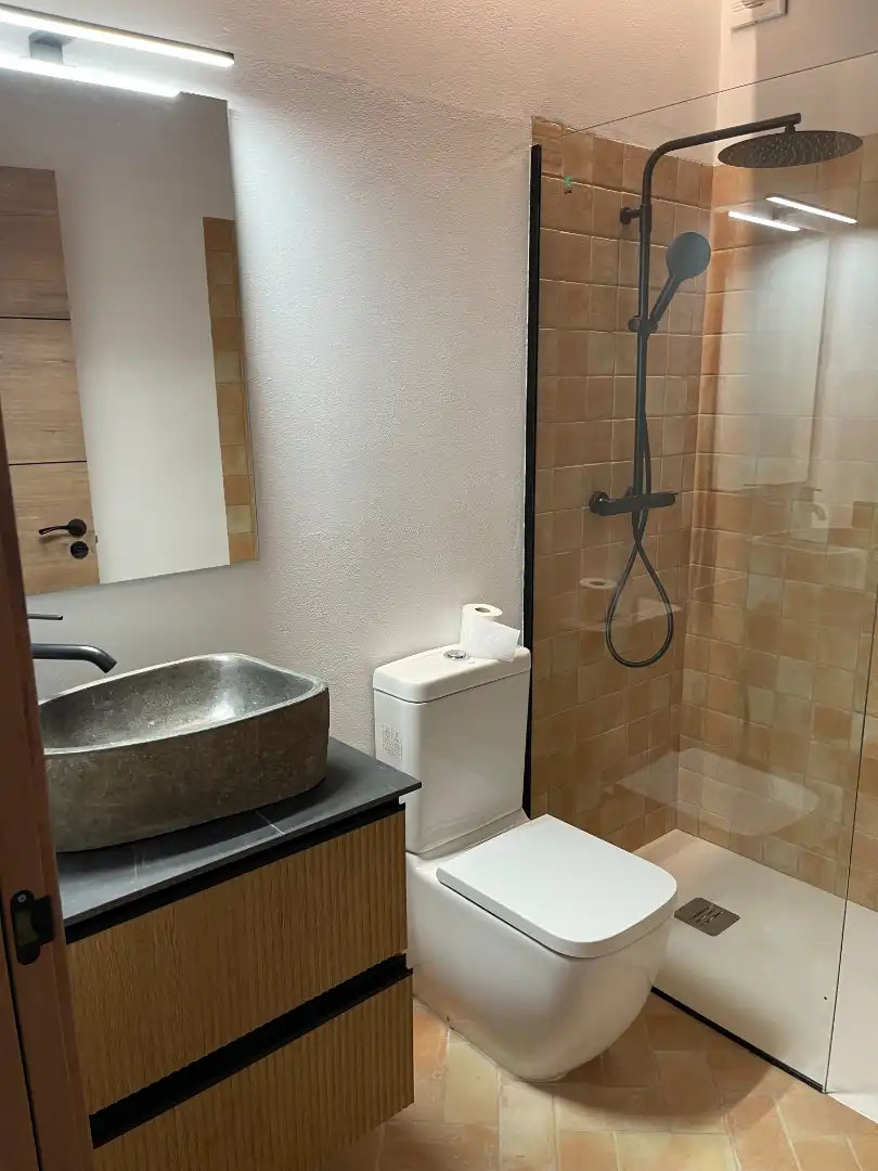 Bathroom of Houses for rent in La Vall d'en Bas  with Air Conditioner, Heating and Private garden