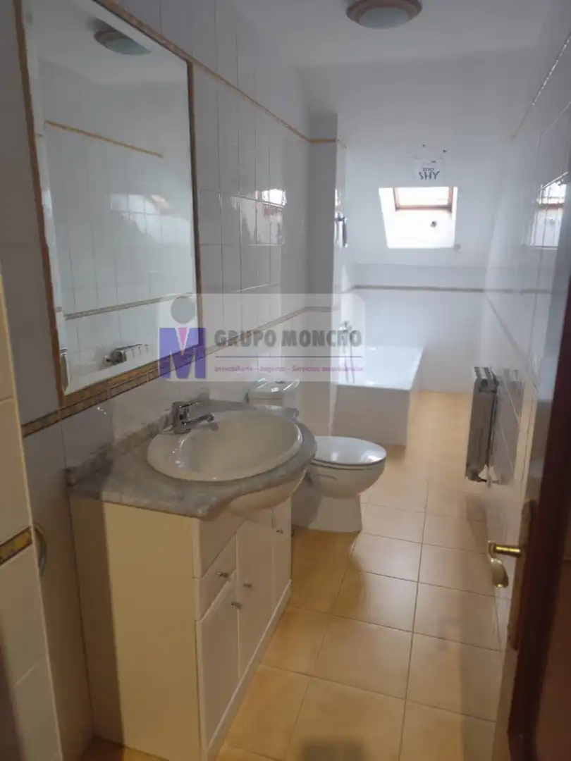Bany de Apartament en venda en Allariz amb Calefacció, Moblat i Forn
