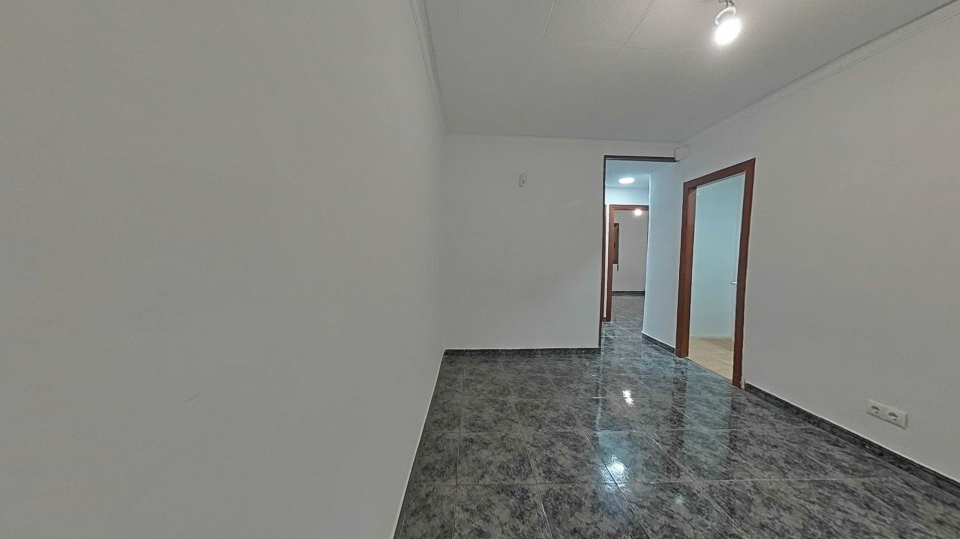 Piso en venta en L'Hospitalet de Llobregat con Calefacción