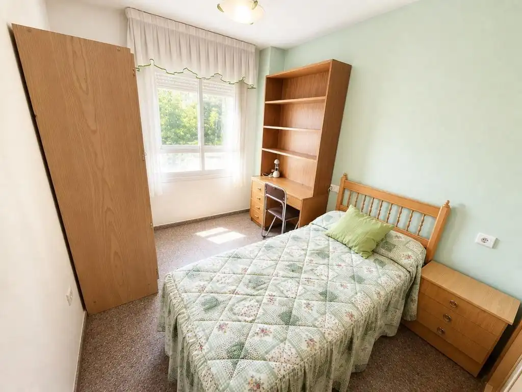 Habitación de Piso en venta en Alicante / Alacant con Aire acondicionado, Calefacción y Trastero