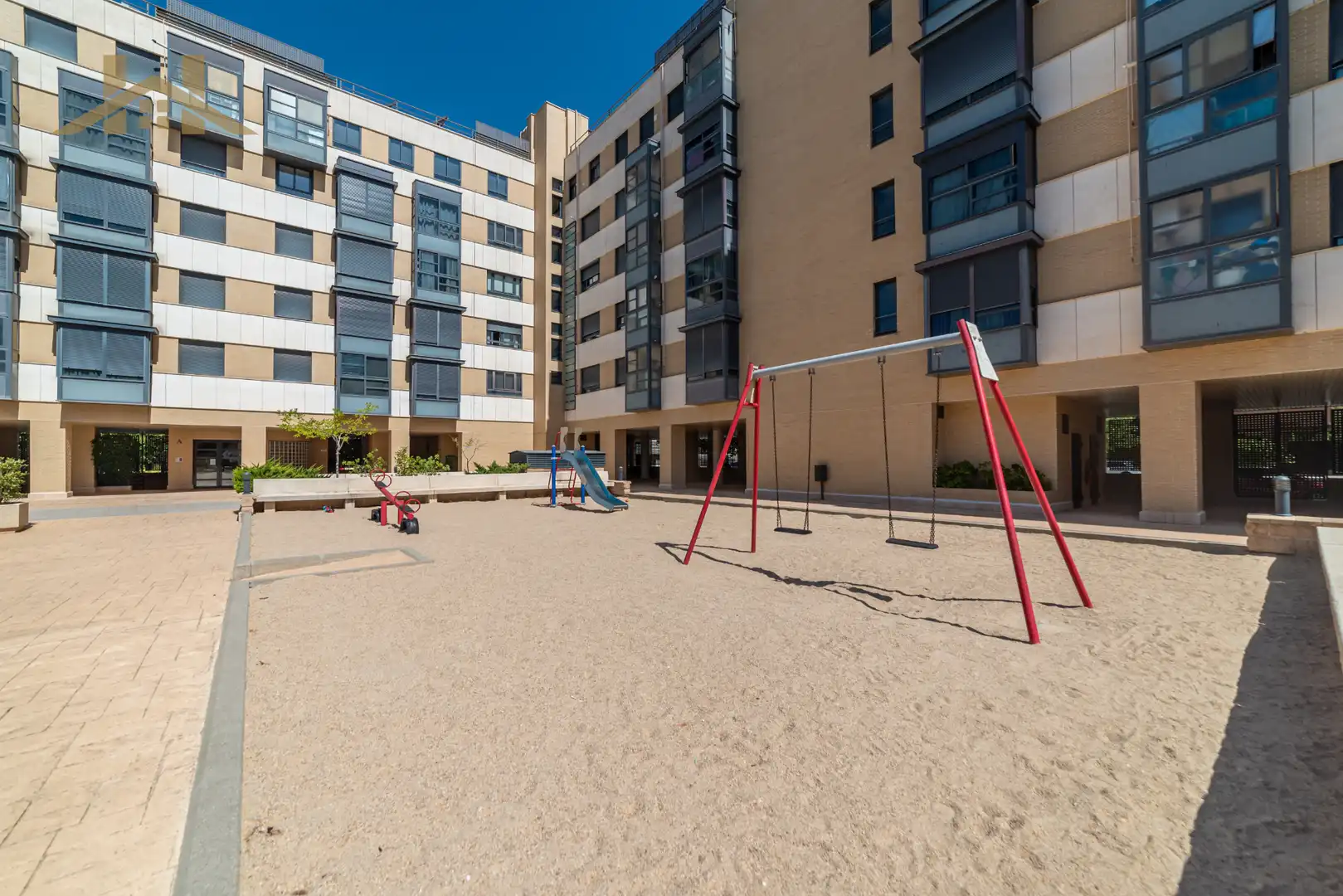 Parking of Flat for sale in Madrid  with Air Conditioner, Private garden and Storage room