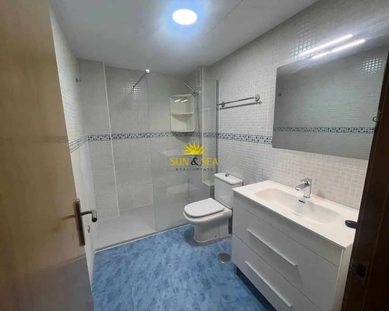 Baño de Apartamento de alquiler en Alcantarilla con Aire acondicionado, Amueblado y Lavadora