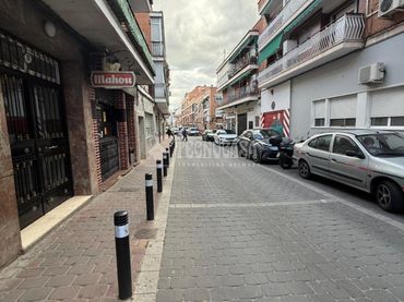 Local comercial en venda a C. de la Sierra de Palomeras