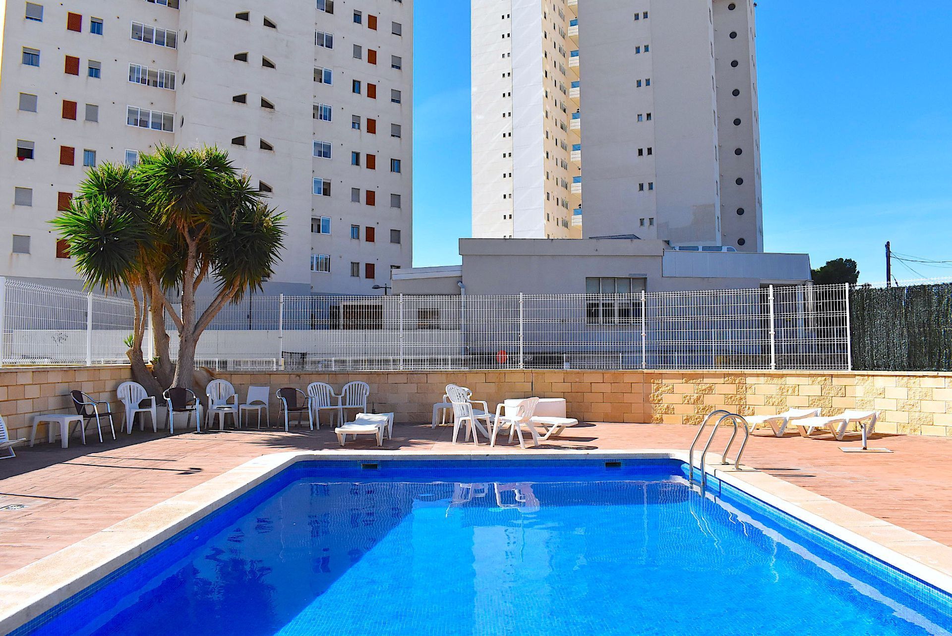 Piscina de Piso en venta en Finestrat con Aire acondicionado, Calefacción y Terraza