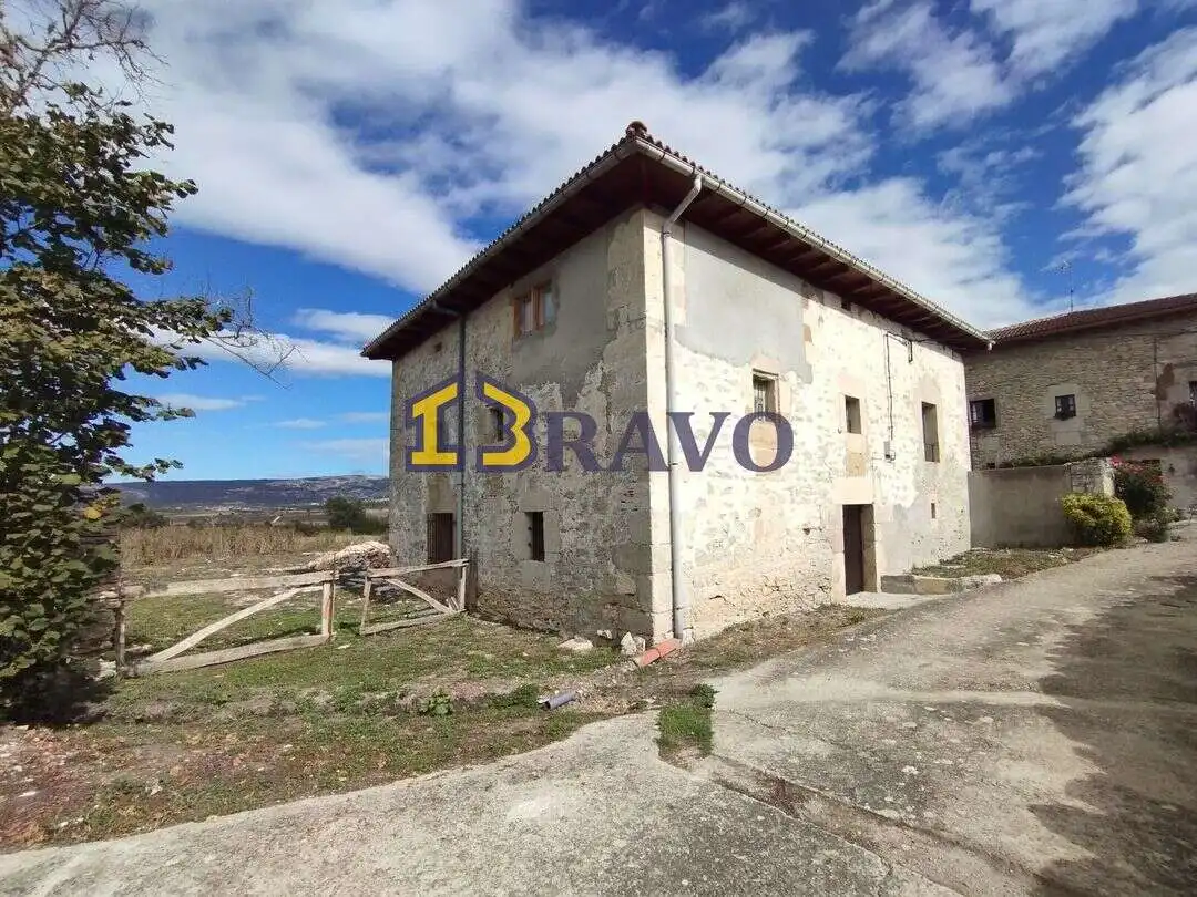 Casa con jardín en venta en Medina de Pomar, imagen 2