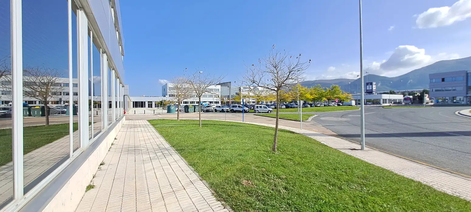 Vista exterior de Oficina de alquiler en Valle de Elorz / Elortzibar con Calefacción