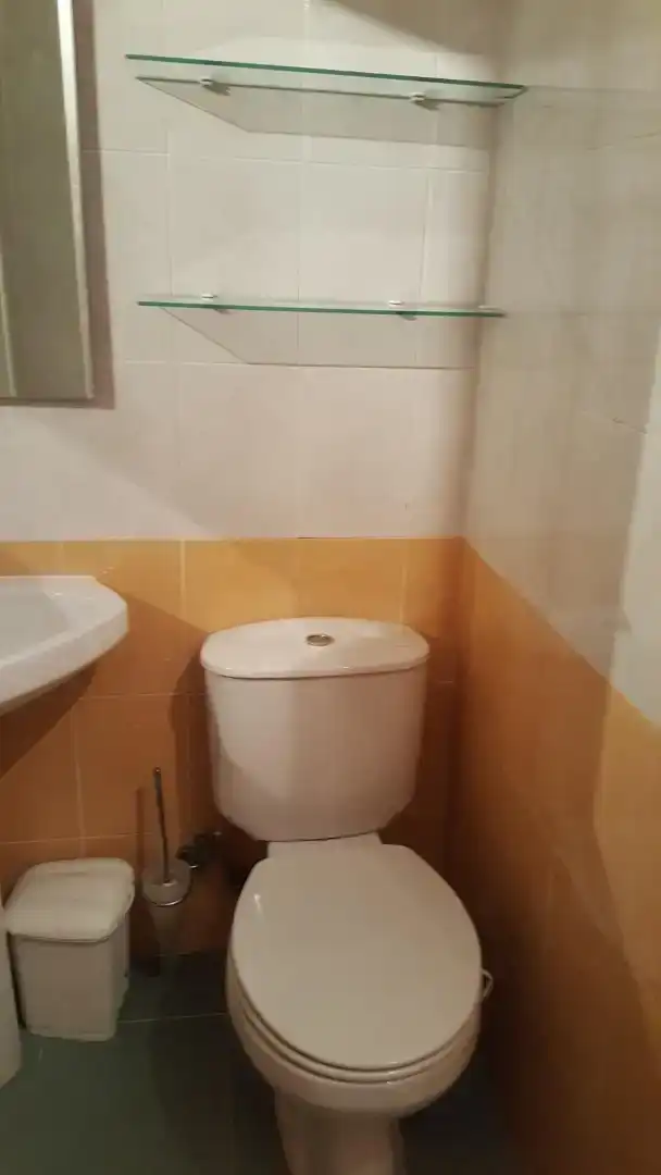 Baño de Piso en venta en Azuaga con Aire acondicionado, Trastero y Amueblado