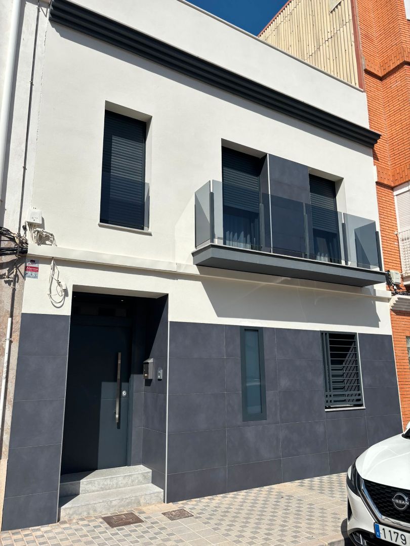Vista exterior de Casa o xalet en venda en Nules amb Aire condicionat, Calefacció i Terrassa