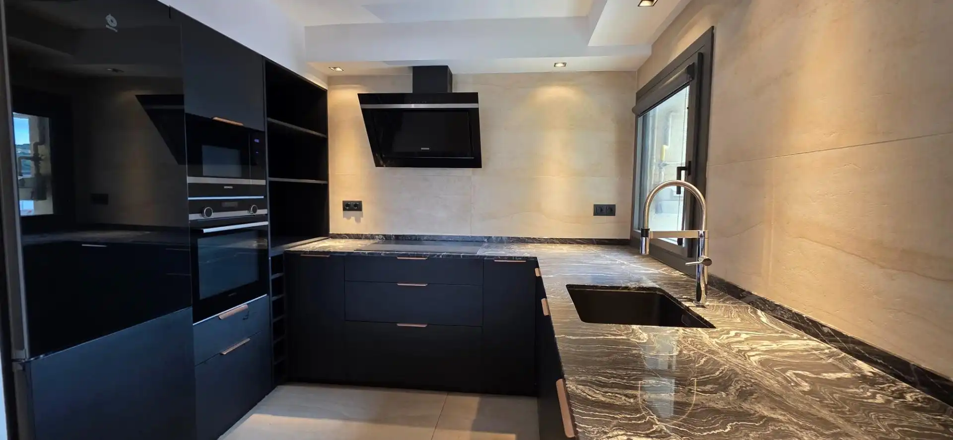 Cocina de Apartamento en venta en Ciutat Vella