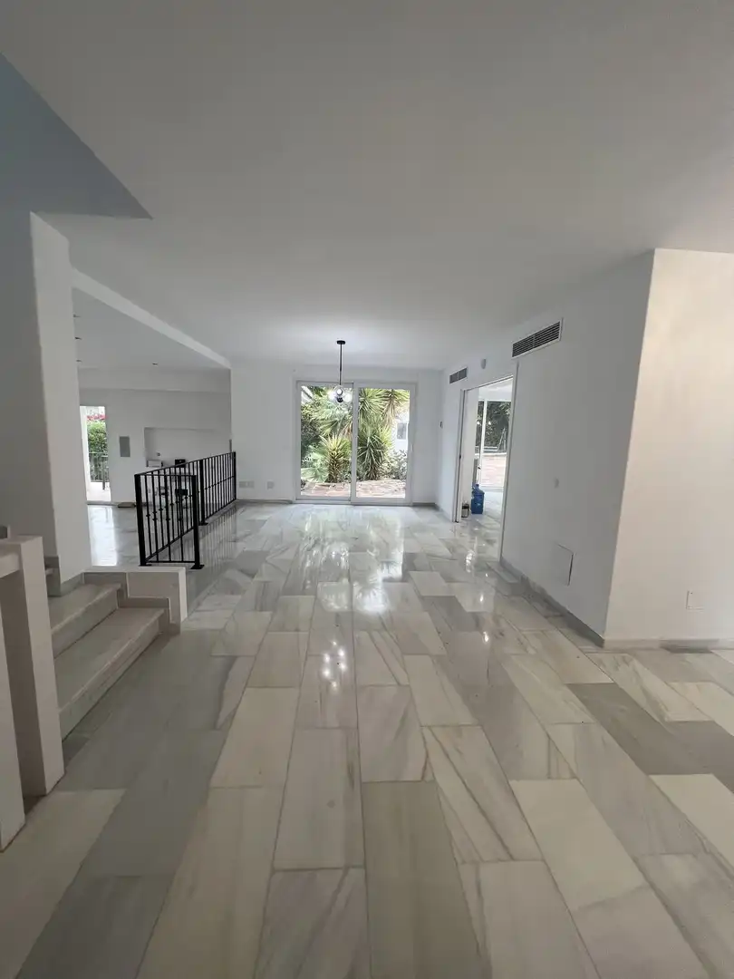 Casa a schiera in vendita a Nueva Andalucía, imagen 3