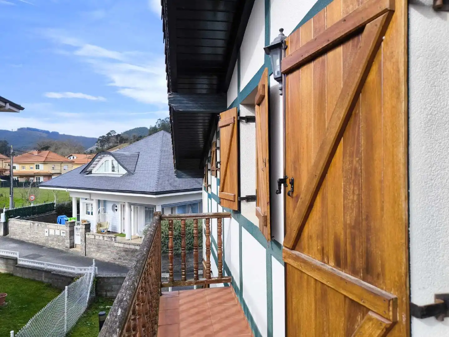Vista exterior de Casa o xalet en venda en Castro-Urdiales