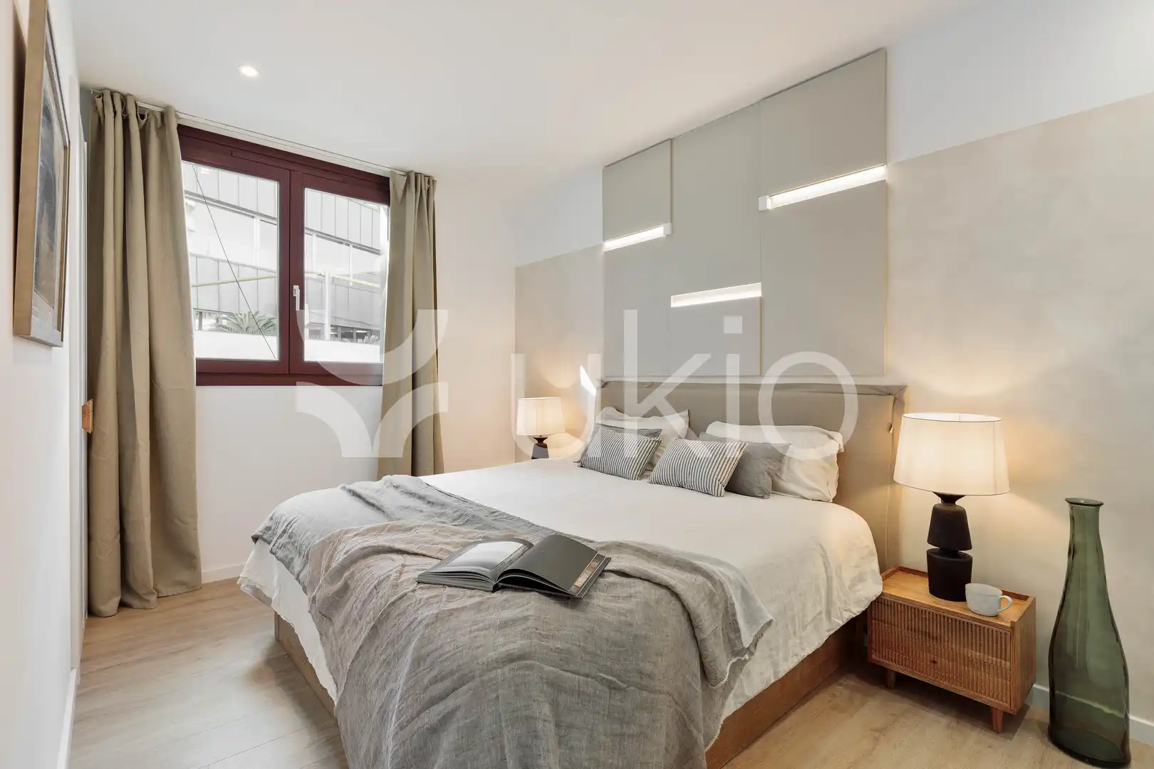 Schlafzimmer von Dachboden zur Miete in Barcelona mit Klimaanlage, Heizung und Terrasse