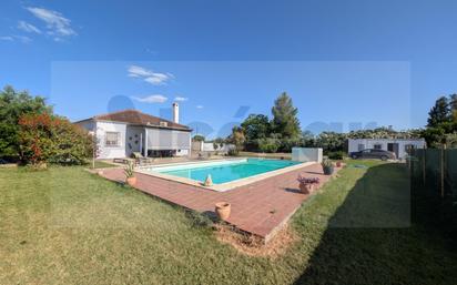 Garden of House or chalet for sale in Carmona  with Private garden and Swimming Pool