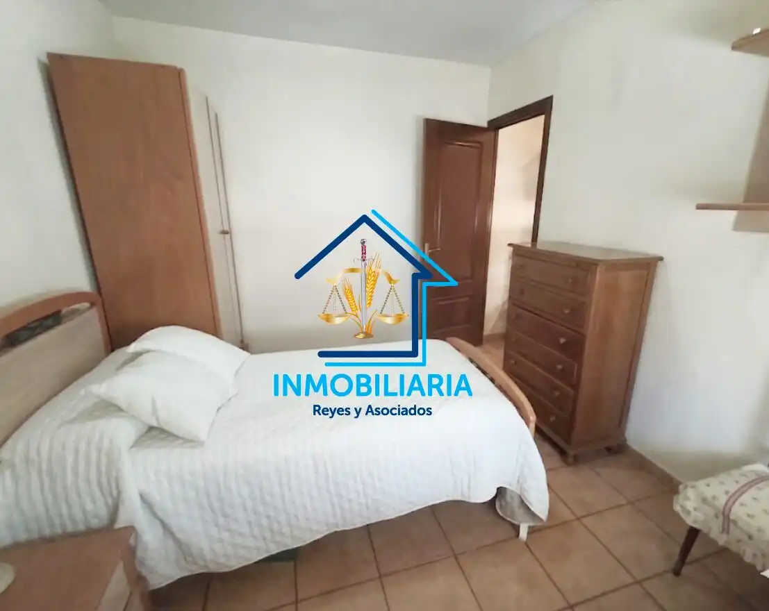 Schlafzimmer von Wohnung zum Verkauf in Córdoba mit Klimaanlage, Terrasse und Möbliert