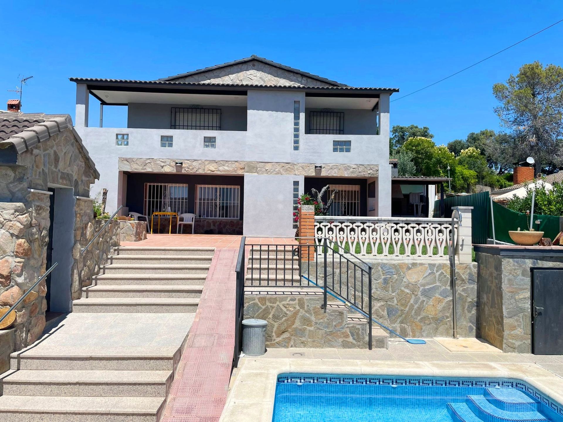 Exterior view of House or chalet for sale in Santa Cruz del Retamar  with Heating, Private garden and Terrace