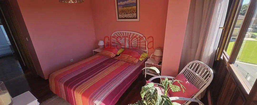 Habitación de Apartamento en venta en Noja con Terraza y Balcón