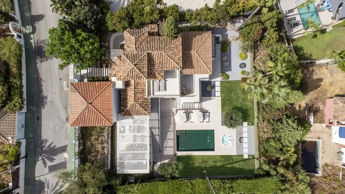 Exterior view of Houses for sale in Nueva Andalucía