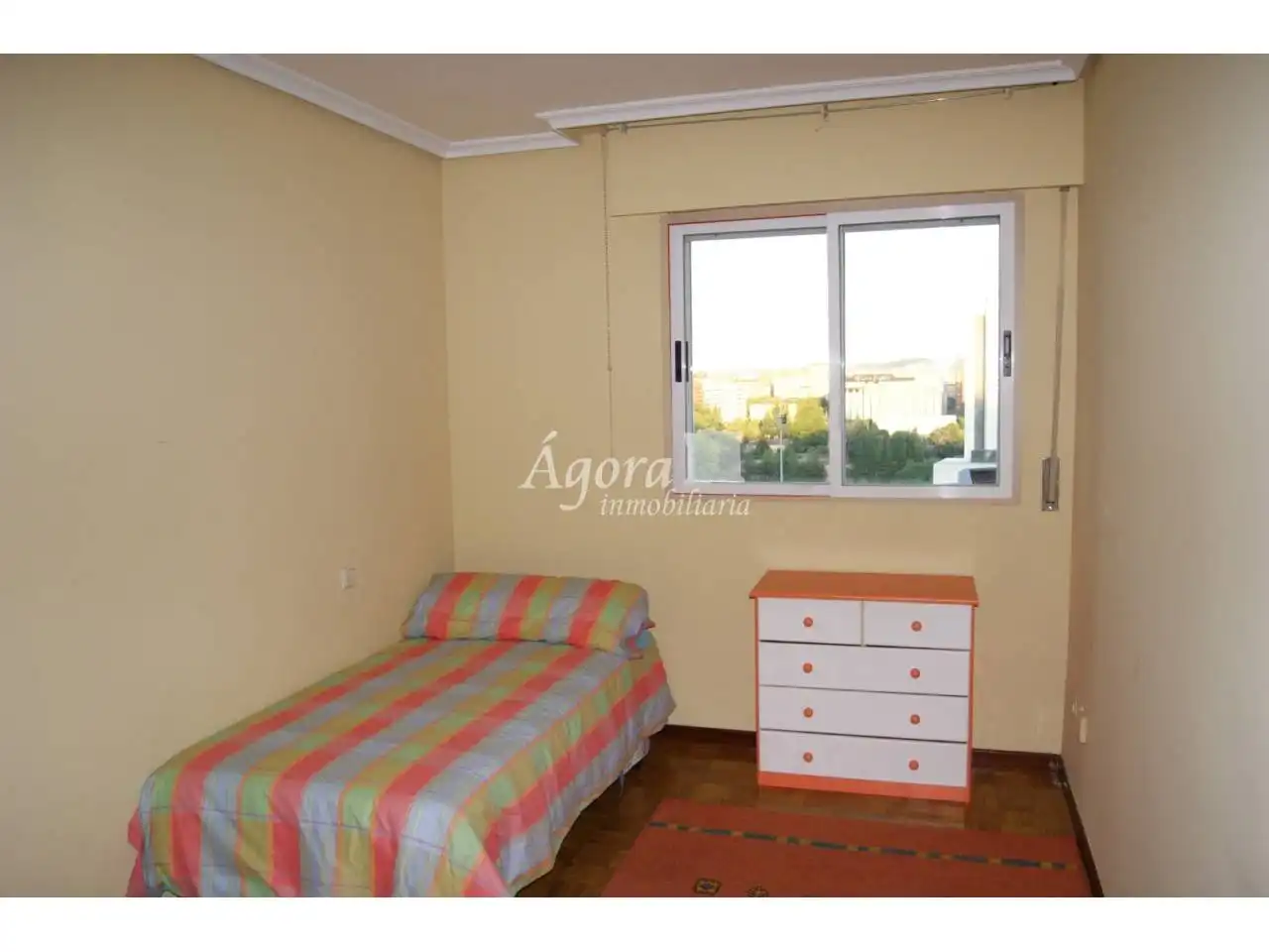 Habitación de Dúplex en venta en Valladolid con Calefacción, Parquet y Terraza