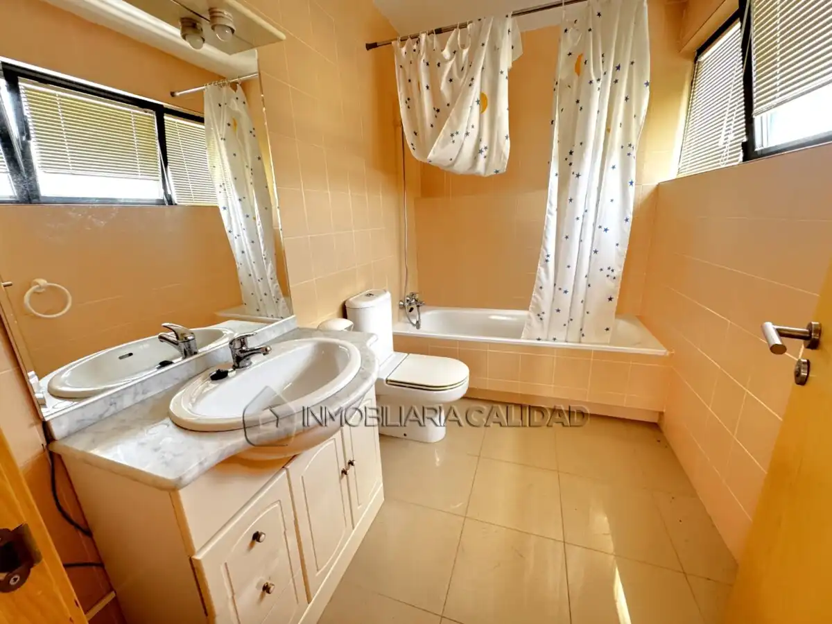 Bathroom of Houses for sale in Estépar  with Heating