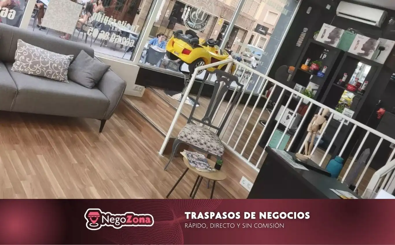 Local comercial en traspaso en Pasaje Doctor Ferrán 25