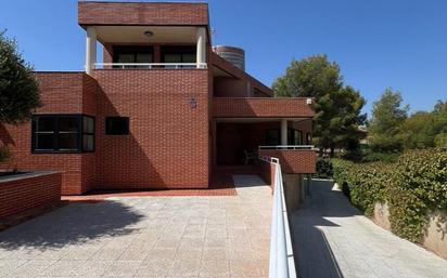 Vista exterior de Casa o xalet en venda en Las Torres de Cotillas amb Jardí privat, Balcó i Piscina comunitària